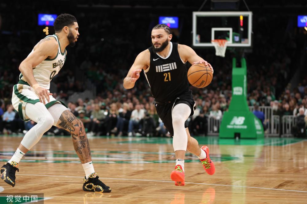 这次转会更 这次转会更